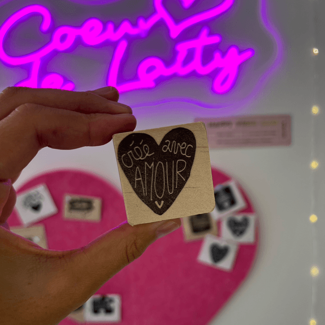 Tampon &quot;Créé avec amour&quot;