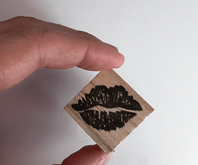 Tampon Bisou (Jour 6 - Stamp-Tober 2025)