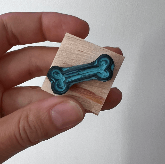 Tampon os (Jour 23 - Stamp-Tober 2025)