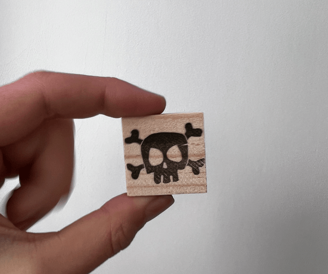 Tampon crâne (Jour 25 - Stamp-Tober 2025)